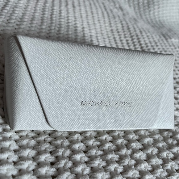 Michael Kors Woman’s sunglasses - Picture 5 of 6